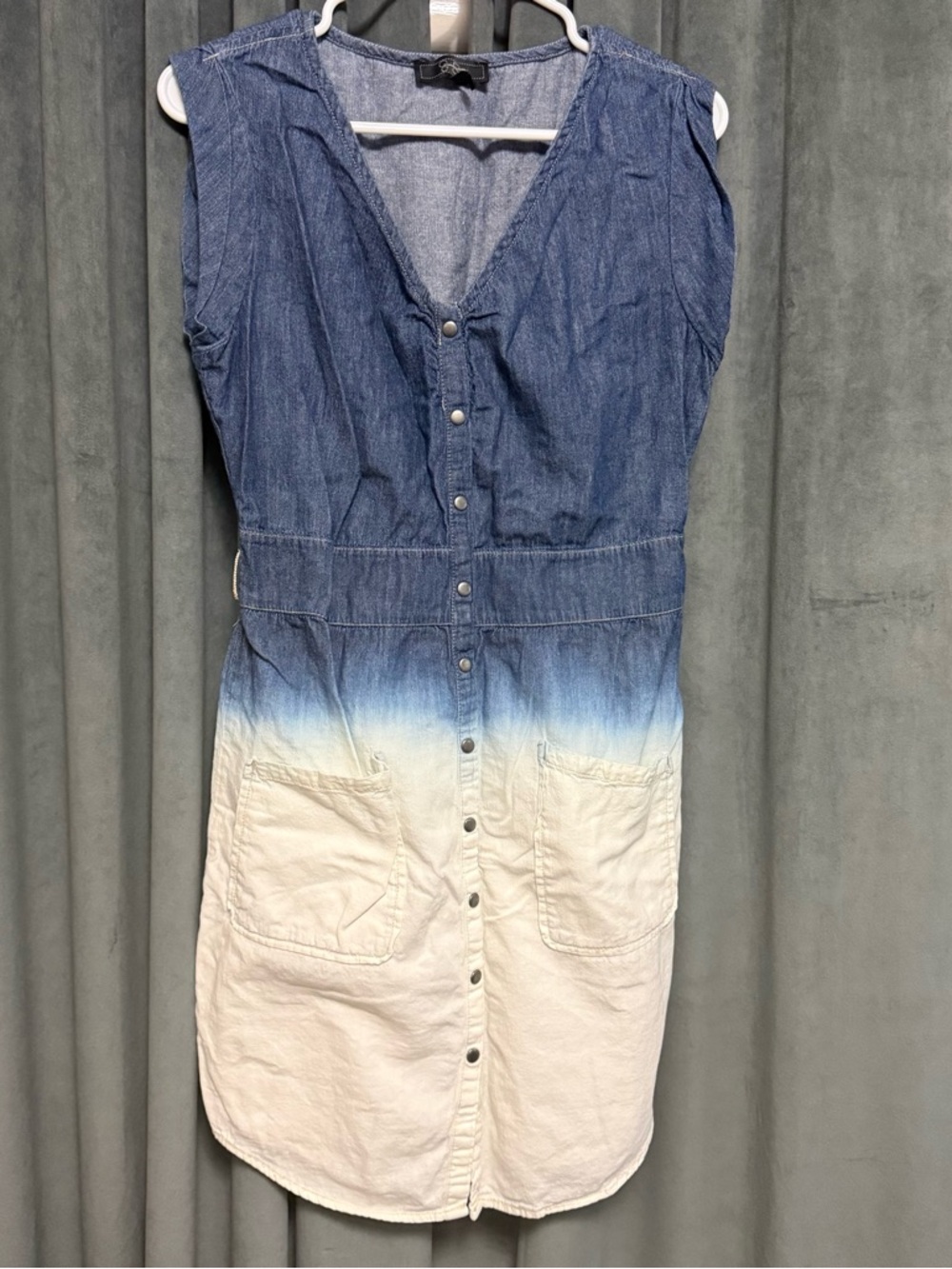 Sleeveless Blue-to-White Ombre Denim Dress Cotton Medium Button Snap